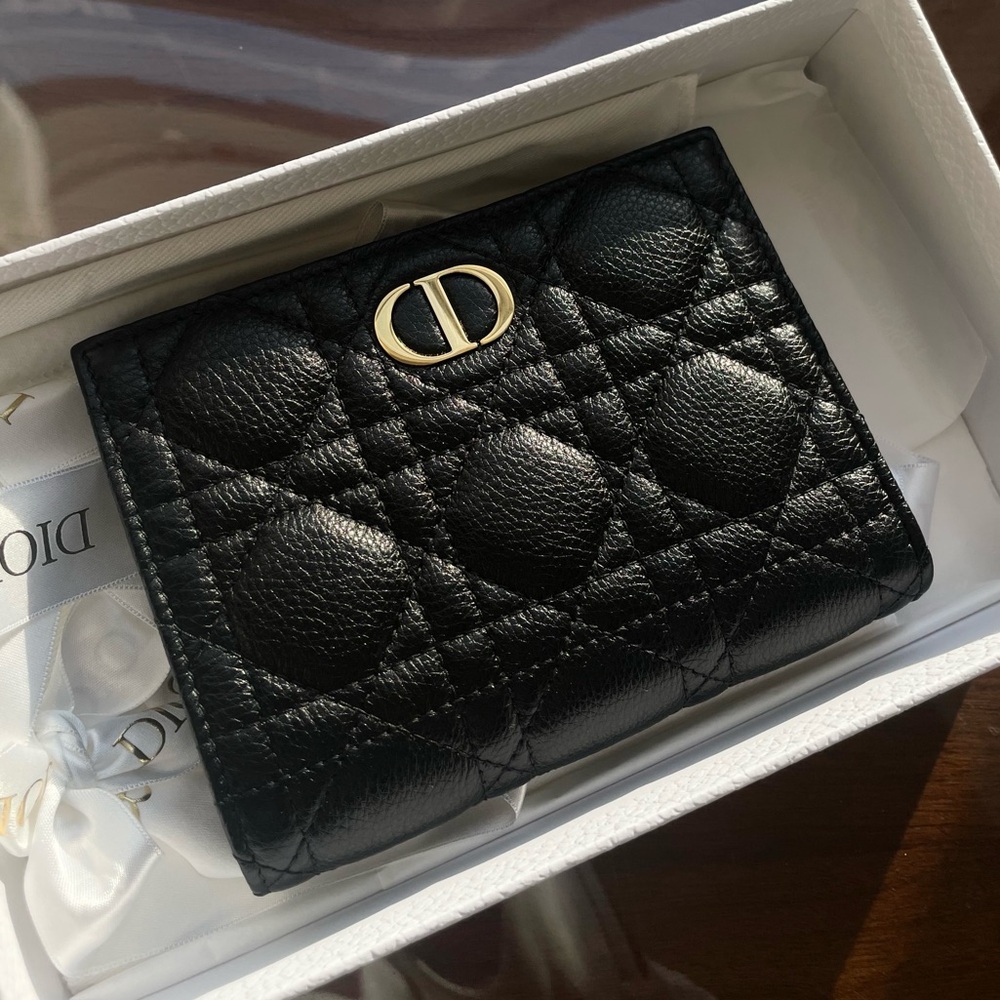 🔥🔥 DIOR XL wallet + box, dust bag and ribbon!